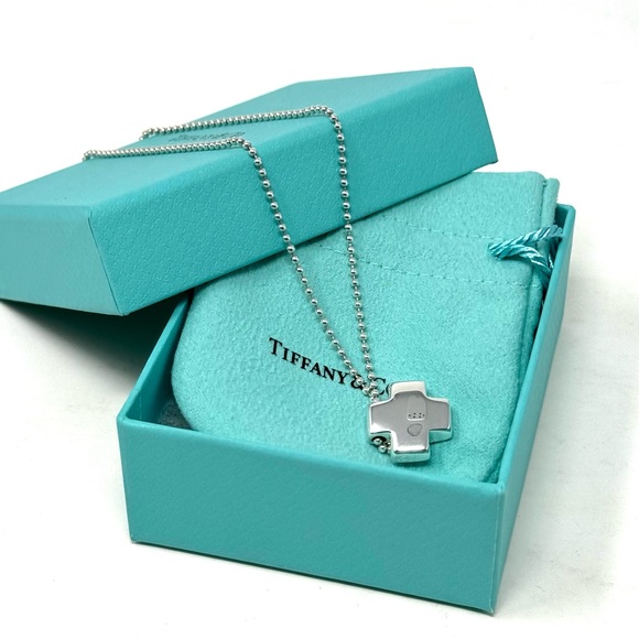 Authentic Tiffany & CO. Roman Square Cross Pendant Necklace. - Picture 7 of 10